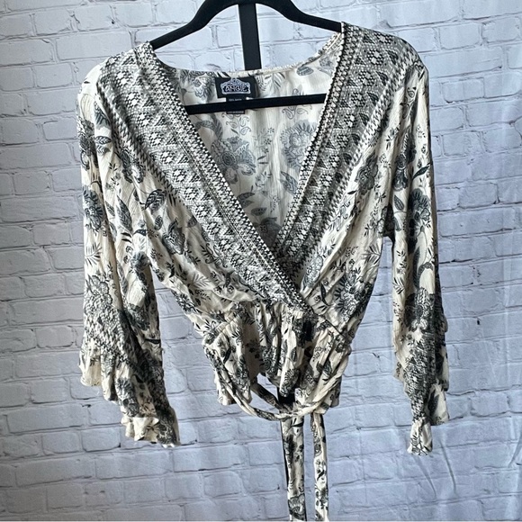 Angie Printed Bell Sleeve Blouse Size Small - Picture 1 of 3